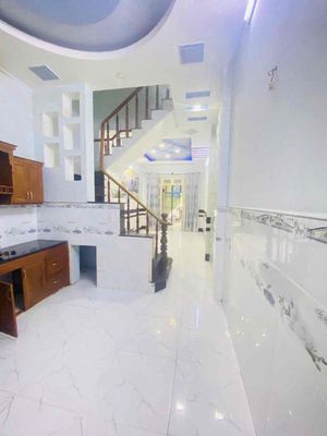 nhà 4x16 trệt 2lầu 4pn sẵn nội thất xe hơi ngủ trong nhà