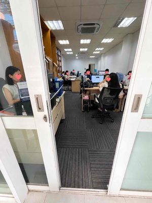 Cho thuê nguyên tầng văn phòng 65m2 quận 1