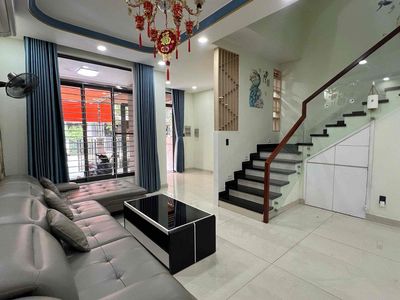 Nhà phố KDC Lavila Phước Kiển- Full nội thất xịn sò