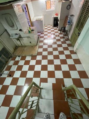 Căn hộ (4×18)×2tầng.3pn - lầu 1 thang bộ q5