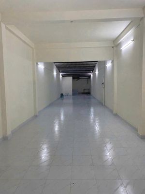 Cho thuê nhà mặt tiền đường phan văn trị 4,2x27 cấp 4 trống suốt