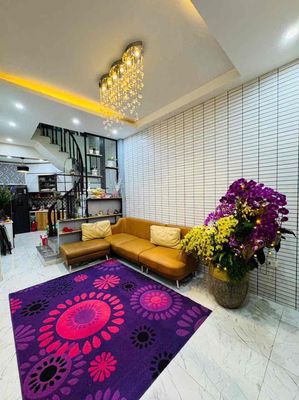 Bán Nhà 4 Tầng 1 Tum 3 Phòng Ngủ, Ngõ 219 Bồ Đề, Ngay đường Hồng Tiến