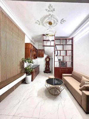 Nhỉnh 3 tỷ có nhà 5 tầng Nguyễn Chính,HM-Ngõ thông-Sổ chung 22m;3N;3VS