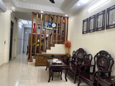 Cho thuê nhà Đội Cấn, Ba Đình – 65m² x 5 tầng – 5PN – 4WC – 23 triệu