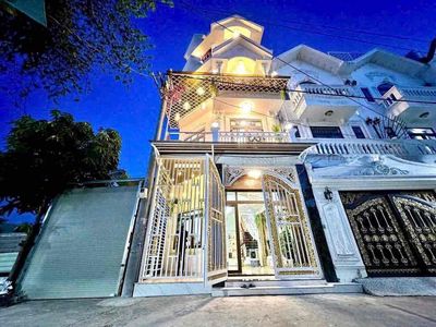 Cho thuê nhà phố hiện đại hẻm xe hơi 2177 huỳnh tấn phát