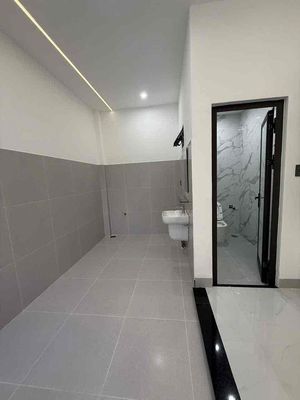 251 cho thuê nhà mới 100% 3 tầng kiệt ô tô đậu trước nhà trần cao vân