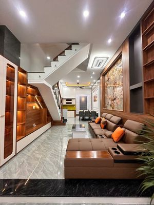 Chính chủ cần bán nhà đẹp ở dĩ an. 1tret 2 lầu, tum. dt 60m2. 4pn, 4wc