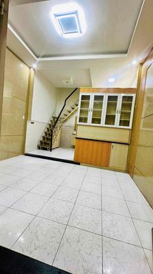 9 tr/tháng • 2PN Cho thuê nhà nguyên căn 1325/ Phan Văn Trị