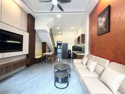 Cho thuê nhà 3 tầng mới xây kiệt đường: nguyễn phước nguyên