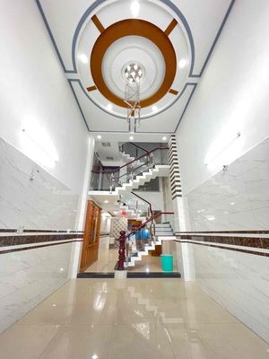 ngay AEON Mall Tân Phú, 4x20m, HXT thông, giảm sốc 6.8 tỷ