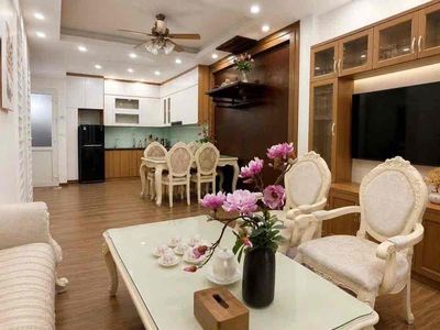 Cho thuê nhà lạc long quân 3pn full nội thất hiện đại 22tr ***