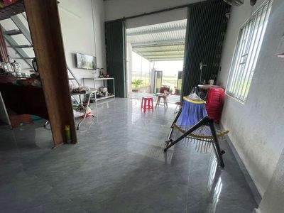 Bán đất tặng nhà mới xây kiên cố, gần chợ Lệ Trạch