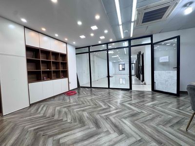 Sàn VP Quan Nhân 140m2 giá 20tr/th, free dịch vụ, hầm xe, bv