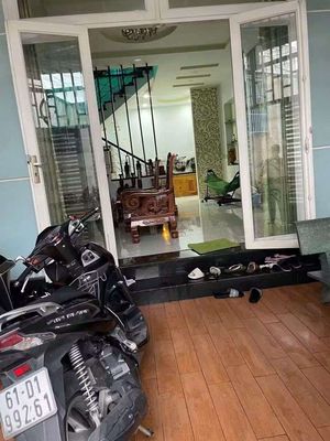 bán nhà dt 80m2 đường lồ ô giáp làng đại học