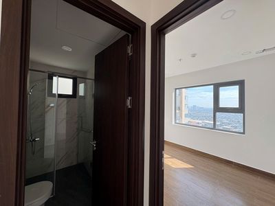 Căn hộ 68,2m2 hướng hồ bơi giá 3.5 tỷ có sổ xem nhà ngay