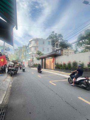 Mặt tiền khu Nguyễn Duy Trinh Q2 cực đẹp hiếm!