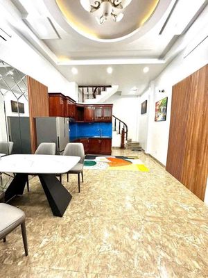 Cho thuê nhà Lạc Long Quân, Tây Hồ – 40m² 5 tầng – 3PN – full đồ 12tr