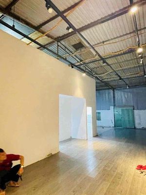 Nhà,kho 160m2 khu bên sông gần gigamall-phạm văn đồng đường tải rộng