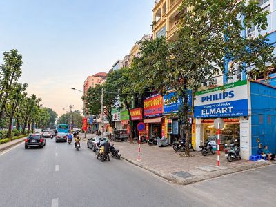 Nhà 6T - Mặt Phố, Lô Góc Hoàng Quốc Việt - DT 60m2 - Giá Thuê 4x triệu
