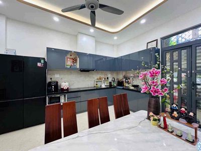 Nhà đẹp 3 tầng + sân thượng – ô tô ngủ trong nhà – thiết kế tâm huyết