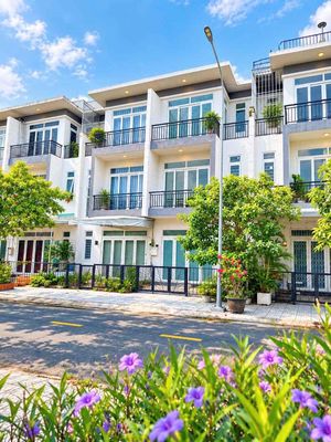 Cho thuê nhà nguyên căn có nội thất 5x17m=85m2 3 tầng 3pn ,3wc