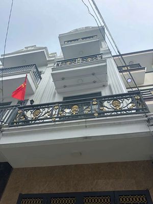 Cho thuê nhà hướng Tây. nhà 4 lầu.có nội thất.Bình Thành Bhhb.bình Tân