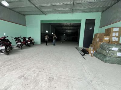 Cho thuê kho 360m2