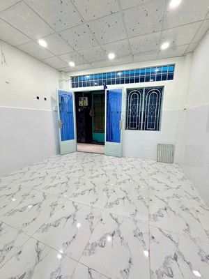 Nhà 2 tầng nhỏ xinh hẻm 184 Âu Dương Lân P. Chánh Hưng