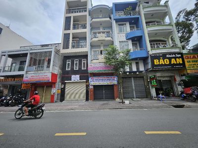 Tôi chủ nhà cần cho thuê 137 đào duy từ, p5, quận10 giá 45 triệu/tháng