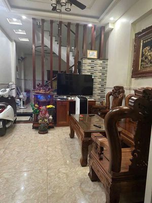 trệt 2 lầu giá 8 triệu