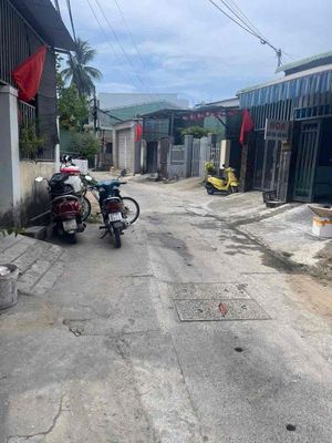 Bán nhà c4 kiệt 212 Hoàng Văn Thái, giá 2 tỷ x