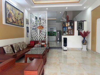 Cho thuê nhà 3 tầng Xuân Thiều gần biển
