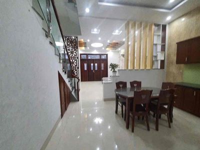 261 cho thuê nhà mặt tiền 3 tầng gần nguyễn văn thoại