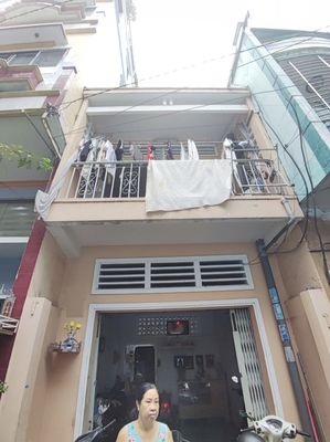 Hẻm xe hơi Hồ Thị Kỷ, cách mặt tiền 2 căn, khu buôn bán nhộn nhịp
