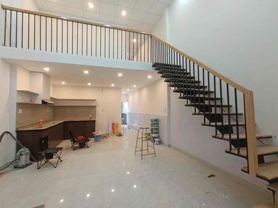 mình chính chủ cần bán nhà kiệt mẹ suôt