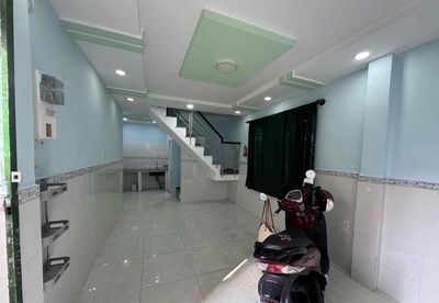 Nhà phố nguyên căn