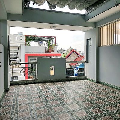 Đối diện Mercedes - 58M² - 4 Tầng - Hẻm Xe Hơi - Quang Trung