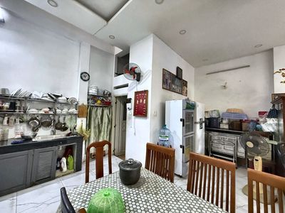 Gần Chợ Hạng Thông Tây - Ngang 6.6M - 93M² - 3 Tầng - Quang Trung