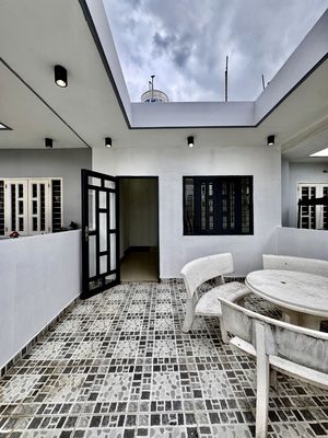 Gần CV Làng Hoa - 61M² - 4 Tầng - Hẻm xe Hơi - Quang Trung