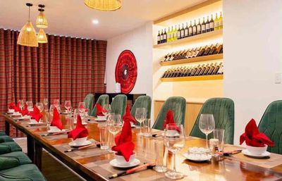 Cho thuê mặt bằng kinh doanh 2 tầng mặt tiền hồ nghinh