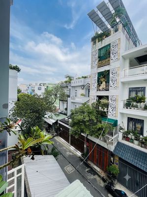 Đối diện Sân Golf Tân Sơn Nhất - 74M² - 4 Tầng - Hẻm Xe Hơi Thông 6M