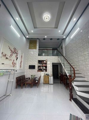 Cho thuê nhà nguyên căn hẻm Hoàng Quốc Việt, 66.1m2, 8 triệu