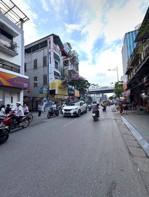 Nhà có thang máy Trương Định, Hoàng Mai, full nội thất