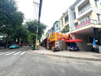 Cho thuê căn góc hai mặt tiền đường dân chủ Thủ Đức tp hcm
