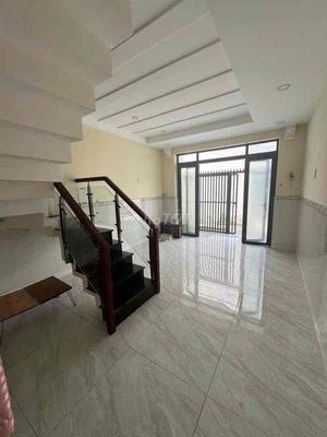 Cho thuê nhà cạnh sông đường xe tải thoáng mát
