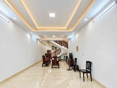 Cho THUÊ nhà 1 trệt 2 lầu mặt tiền đường N4 KDC Bửu Long, ngay trường