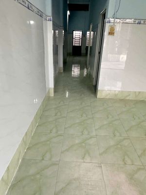 Nhà cho thuê nguyên căn ( xe ô tô tới nhà). Đ/chỉ: Ngã 4 Chà Sáu
