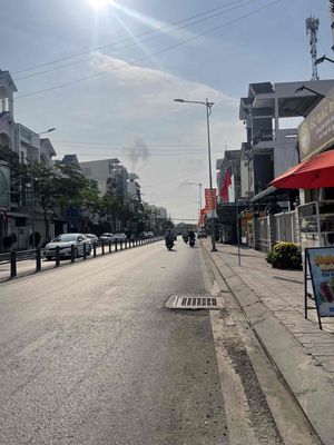 Cho thuê nhà mặt tiền trần hoàng na