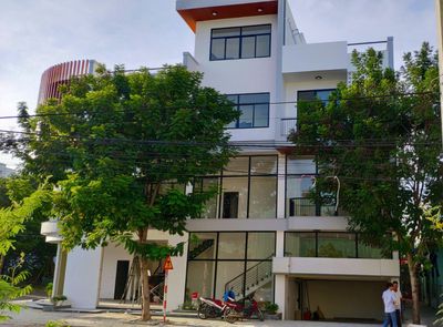 Cho thuê nhà 2 mặt tiền sau lưng bến xe