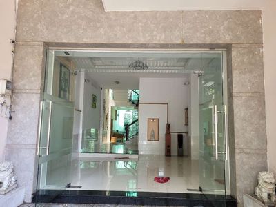 Nhà ở và làm văn phòng